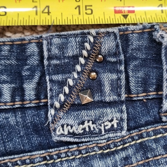 Jeans - Picture 3 of 8